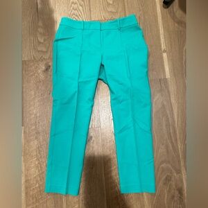 Cropped Ann Taylor pants, size 8. Kelly green